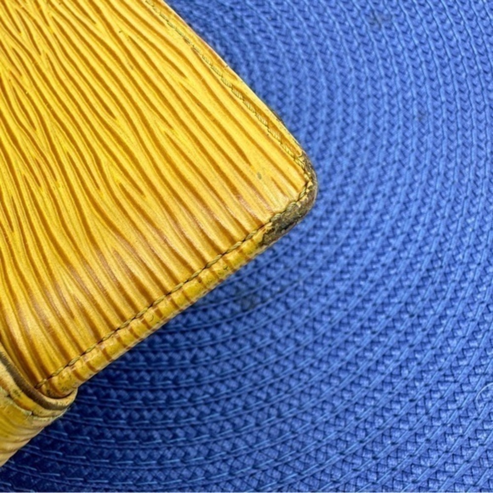 AUTHENTIC Louis Vuitton Epi Leather Bifold Wallet.Preowned.Tassel yellow. - Picture 13 of 16